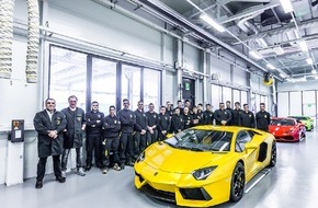 Audi AG: Duale Ausbildung in Italien: Erfolgreicher Auftakt für Sozialprojekt der Audi-Töchter