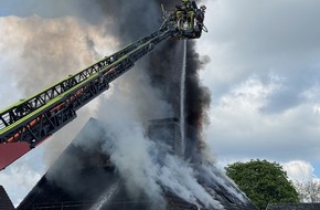 Kreisfeuerwehrverband Segeberg: FW-SE: Feuer zerstört Wohnhaus in Henstedt-Ulzburg