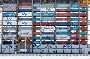 BVL - Bundesvereinigung Logistik e.V.: Deutscher Logistik-Preis 2022 geht an Boxbay / SMS Group mit Hochregallager für Container erfolgreich
