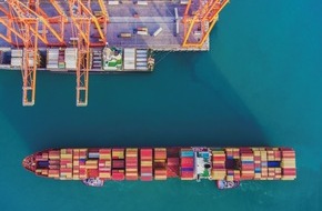 Deutsche Post DHL Group: PM: DHL Global Forwarding dekarbonisiert 100% seiner weltweiten LCL-Sendungen in der Seefracht / PR: DHL Global Forwarding decarbonizes 100% of its global LCL ocean freight shipments