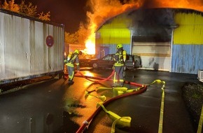 Feuerwehr Oberhausen: FW-OB: Lagerhalle brannte aus