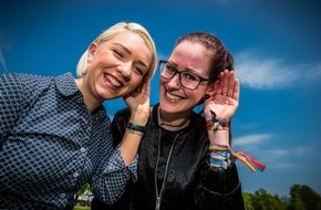 Bundesinnung der Hörakustiker KdöR: Tag gegen Lärm am 25. April / Laut ist out: Hörakustiker helfen mit Gehörschutz für die Ohren