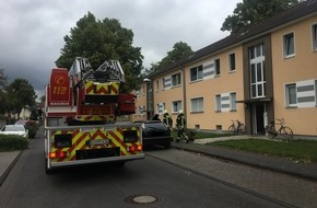 Feuerwehr Dinslaken: FW Dinslaken: PKW Brand und Zimmerbrand hintereinander
