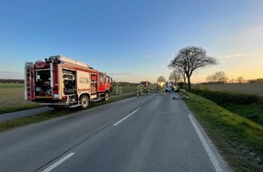 Freiwillige Feuerwehr Uedem: FW Uedem: Verkehrsunfall mit eingeschlossener Person