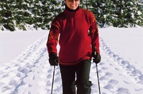 medi GmbH & Co. KG: Macht Laune und tut der Gesundheit Gutes: Bewegung bei Schnee und Kälte