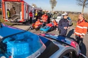 Polizei Rhein-Erft-Kreis: POL-REK: Pkw-Fahrer bei Verkehrsunfall verletzt -  Erftstadt