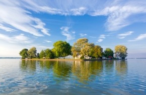 Hannover Marketing und Tourismus GmbH (HMTG): Einladung zum Fototermin: Saisonstart am Steinhuder Meer, mit der Überfahrt eines Fasses Hannover Gin auf die Insel Wilhelmstein
