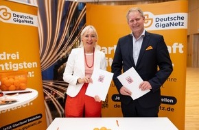 Deutsche GigaNetz GmbH: Land Hessen und Deutsche GigaNetz zeichnen Kooperationsvereinbarung zum eigenwirtschaftlichen Glasfaserausbau