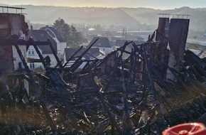 Feuerwehr Wetter (Ruhr): FW-EN: ABSCHLUSSMELDUNG: Dachstuhlbrand in Wetter (Ruhr)