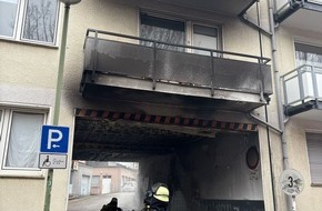 Feuerwehr Essen: FW-E: Sperrmüllbrand sorgt für starke Rauchentwicklung im Südostviertel