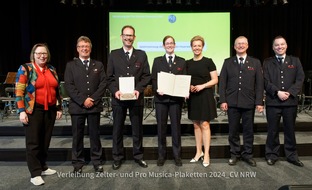 Feuerwehr Gemeinde Rheurdt: FW Rheurdt: Spielmannszug der Freiwilligen Feuerwehr Rheurdt mit der PRO MUSICA-Plakette ausgezeichnet