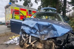 Kreisfeuerwehrverband Segeberg: FW-SE: Schwerer Verkehrsunfall fordert zwei Verletzte