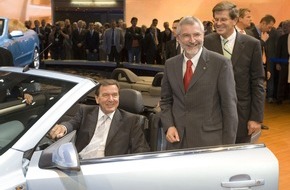 Opel Automobile GmbH: Der Bundeskanzler im Astra TwinTop