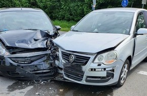 Feuerwehr Hünxe: FW Hünxe: Verkehrsunfall mit zwei PKW