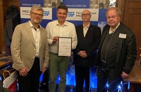 Fahrgastverband PRO BAHN e. V.: Mario Theis mit Fahrgastpreis geehrt