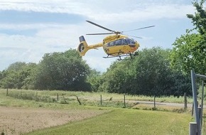 Polizei Mettmann: POL-ME: Rettungshubschrauber war im Einsatz: Radfahrer nach Alleinunfall schwer verletzt - Monheim am Rhein - 2205129