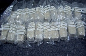 Polizeidirektion Hannover: POL-H: Gemeinsame Presseinformation der Staatsanwaltschaft und der Polizeidirektion Hannover Zehn Kilogramm Heroin beschlagnahmt; Hannover / Köln