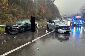 Polizeidirektion Landau: POL-PDLD: B10 nach Unfall derzeit gesperrt