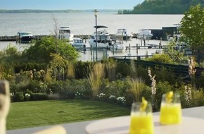 Lehrer gewinnt 2.5 Mio. Euro Luxusvilla von Omaze während er mit seiner Familie im Urlaub ist
