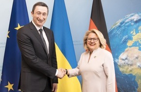 Kommunikationsmanager.at: Selenskyjs Sonderbeauftragter Tschernyschow in Berlin / Die Ukraine kann Europa stärken