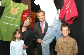 Plan International Deutschland e.V.: Senta Berger eröffnet Weil wir Mädchen sind ... / Völkerkundesammlung Lübeck zeigt Erlebnisausstellung von Plan