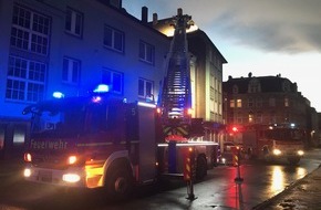 Feuerwehr Gelsenkirchen: FW-GE: Sturmtief Frederike beschäftigt die Feuerwehr bis in die Abendstunden