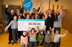 DEUTSCHLAND RUNDET AUF: Großspende von 300.000 Euro an bundesweit agierende Seniorpartner