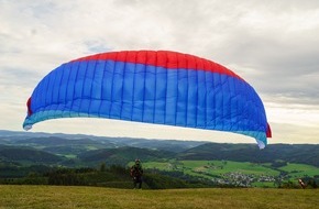 Schmallenberger Sauerland Tourismus: Gleitschirmfliegen im Schmallenberger Sauerland