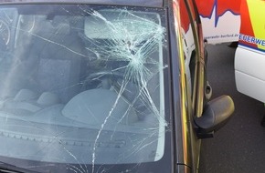 Kreispolizeibehörde Herford: POL-HF: Radfahrerin bei Unfall schwer verletzt- Frontalzusammenstoß mit Gegenverkehr