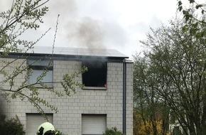 Feuerwehr Bottrop: FW-BOT: Zimmerbrand in einem Wohnheim