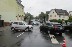 Polizei Rheinisch-Bergischer Kreis: POL-RBK: Leichlingen - Vorfahrt missachtet, eine Person schwer verletzt
