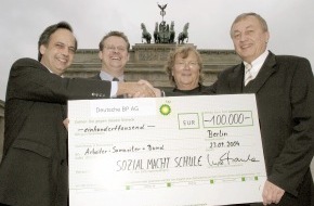 BP Europa SE: "Sozial Macht Schule!" / Deutsche BP spendet für Soziales Engagement von Schülern 100.000 Euro für Schülerprojekt des Arbeiter-Samariter-Bundes