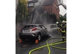 Feuerwehr Bochum: FW-BO: Brand zweier PKW drohte auf ein Gebäude überzugreifen.