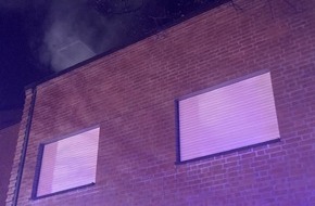 Feuerwehr Bocholt: FW Bocholt: Wohnungsbrand am fr&uuml;hen Abend des Rosenmontagszuges im 3.OG eines Mehrfamilienhauses. Keine Personen verletzt.