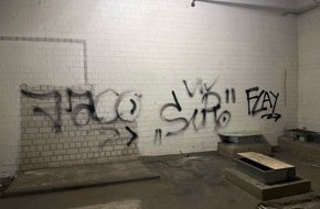 Polizei Rheinisch-Bergischer Kreis: POL-RBK: Overath - Graffiti am Schulzentrum