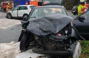 Feuerwehr Velbert: FW-Velbert: Verkehrsunfall mit zwei Verletzten