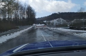 Polizeipräsidium Westpfalz: POL-PPWP: Nach Wintereinbruch - Sperrungen haben ihren Sinn