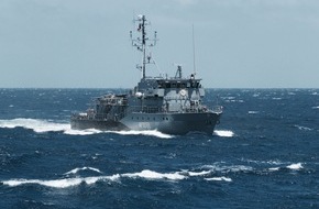 Presse- und Informationszentrum Marine: "Datteln" gewappnet - Kieler Minenjagdboot fährt unter NATO-Flagge