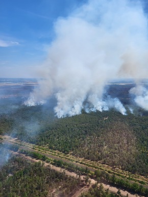 BPOLD 11: Erneuter Einsatz der Hubschrauber der Bundespolizei bei der Waldbrandbekämpfung in Sachsen und Thüringen