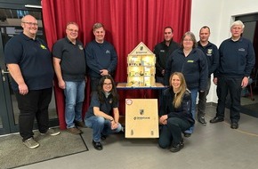 Kreisfeuerwehr Oldenburg: FW-OLL: Neue Unterstützung für die Brandschutzerziehung: Die Kreisfeuerwehr Oldenburg freut sich über ein gespendetes Rauchhaus