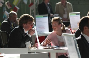 Deutsche Gründer- und Unternehmertage (deGUT): Startschuss für die 28. Deutschen Gründer- und Unternehmertage am 26. und 27. Oktober 2012 in Berlin (BILD)