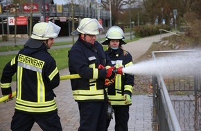 Feuerwehr Beverungen: FW Beverungen: Nachwuchs für den Feuerwehrdienst / Truppmannlehrgang Teil 1 + 2 erfolgreich abgeschlossen