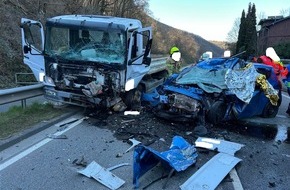 Polizeiinspektion Bingen: POL-PIBIN: Schwerer Verkehrsunfall auf der B9 bei Bingerbrück - Zwei Tote und zwei Verletzte