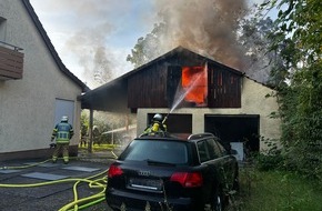 Feuerwehr Gäufelden: FW Gäufelden: Doppelgarage in Flammen: Großeinsatz in Öschelbronn