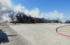 Polizeipräsidium Neubrandenburg: POL-NB: Brand von Strohballen und einer Lagerhalle in Behrenwalde, Landkreis Vorpommern - Rügen