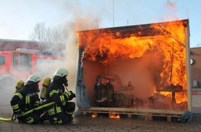 Landesfeuerwehrverband Schleswig-Holstein: FW-LFVSH: Sicherheitstipps in der Lichterzeit