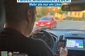Polizeipräsidium Neubrandenburg: POL-NB: Handy weg beim Fahren - Kampagne "Fahren.Ankommen.LEBEN!" mit Schwerpunkt "Ablenkung im Straßenverkehr/Handy" startet