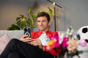 Spielwarenmesse Nürnberg: Thomas Müller wird Trainer für mehr LEGO® Kreativität