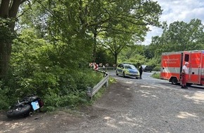 Polizeiinspektion Hildesheim: POL-HI: Verkehrsunfall mit alleinbeteiligter Motorradfahrerin