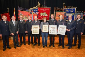 FW Paderborn: Zahlreiche Ehrungen bei der Jahreshauptversammlung der Gesamtwehr der Feuerwehr Paderborn